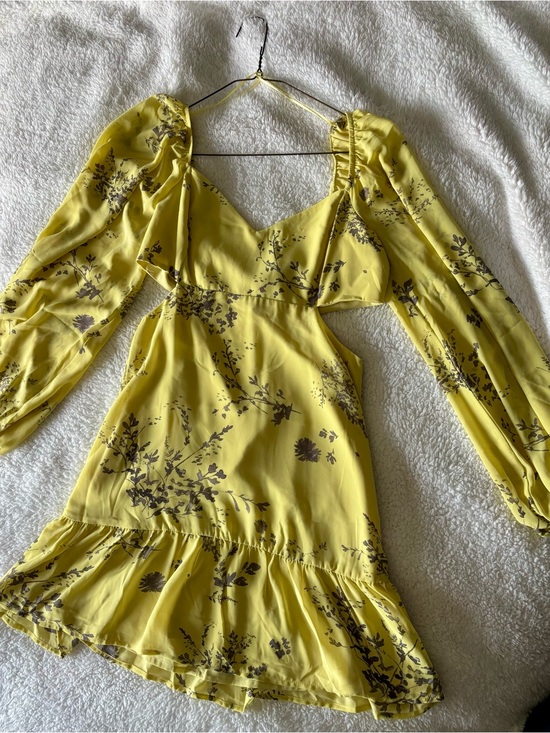 Dynamite Dresses & Skirts - Dynamite Yellow Floral Print Ruffle Mini Dress